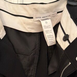 Good American capri pants with Cream Trim